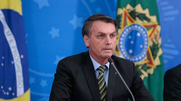 Atrás do ex-presidente Lula, Bolsonaro aproveitou para atacar também o PT e sugeriu que colocar de novo o partido no poder seria retornar a um "abismo" - Carolina Antunes/PR