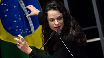 Janaína Paschoal em discurso na Câmara Federal - Marcelo Camargo/Agência Brasil