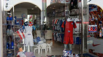 Imagem Loja que vende produtos licenciados do Bahia é assaltada no Pau da Lima