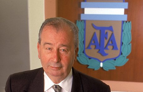 Imagem Julio Grondona, presidente da AFA, morre aos 82 anos