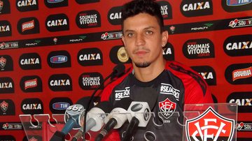 Imagem Léo Costa quer triunfo e promete postura diferente diante do Corinthians