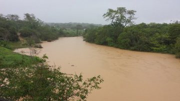 Imagem Piripá: barragem rompe e interdita BA-265
