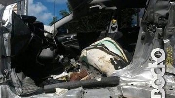 Imagem Hilux dá &#039;roubada&#039; no Itaigara e atinge outro carro. Motorista morre 