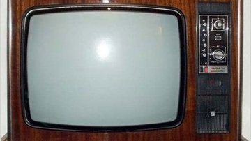 Imagem Governo vai antecipar desligamento da TV analógica