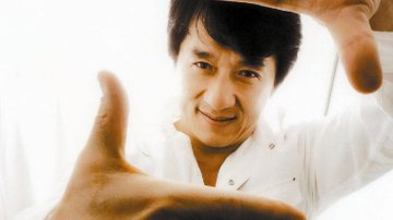 Imagem Jackie Chan &quot;sai do armário&quot; 