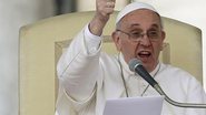 Imagem Papa responde com ações denúncias de pedofilia e desvio de recursos