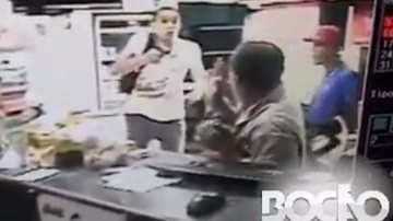Imagem Vídeo: bandidos assaltam lan house na Massaranduba e ameaçam clientes