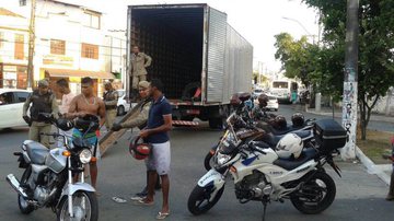 Imagem Segunda-feira Gorda da Ribeira: 22 motocicletas apreendidas em uma hora de blitz