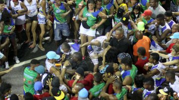 Imagem Vídeos: brigões mancham carnaval de Salvador