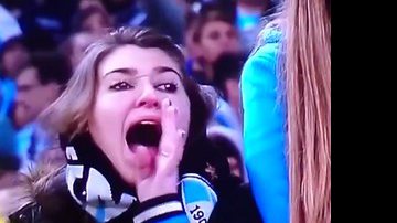 Imagem Caso Grêmio: garota que gritou macaco é intimada e tem casa apedrejada
