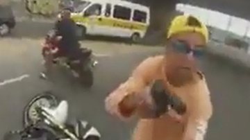 Imagem Homem consegue filmar roubo da própria moto e tiros de policial em bandido