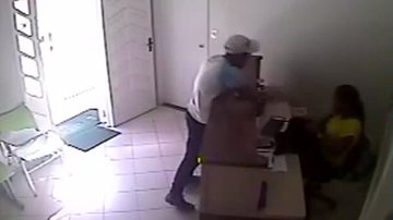 Imagem Vídeo: câmera de segurança flagra assalto à clínica em Eunápolis