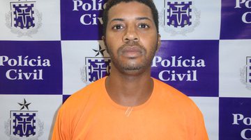 Imagem Traficante é preso com drogas e pistola 380 em Periperi