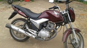 Imagem Traficante ordena comparsa a devolver motocicleta roubada e dupla é presa 