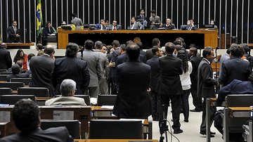 Imagem  Petrolão: cassação de mandatos fica para 2015