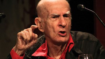 Imagem Morre no Recife, aos 87 anos, o escritor Ariano Suassuna