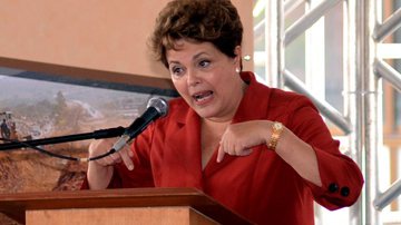 Imagem &quot;Eu não pensei que ia ver a democracia&quot;, diz Dilma