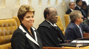 Imagem Governo entra na Justiça por direitos do Blog da Dilma