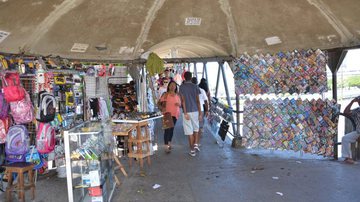 Imagem Ambulantes das passarelas começam a ser retirados nesta segunda-feira
