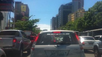 Imagem Suspensa faixa exclusiva para ônibus em Salvador