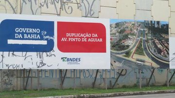 Imagem Justiça determina retirada de placas de obras do governo espalhadas por Salvador
