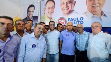 Imagem Souto e Geddel comemoram apoio de prefeitos e lideranças do PSD e PDT