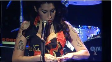 Imagem Amy Winehouse é vaiada em Dubai