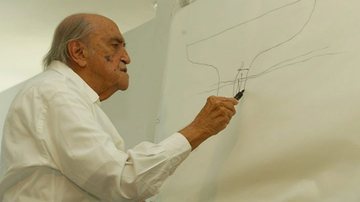 Imagem Niemeyer segue internado no Rio de Janeiro