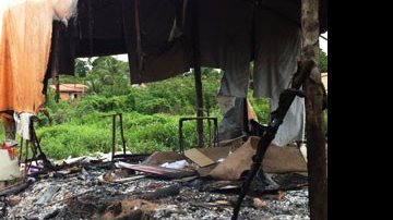 Imagem Santo Amaro: população ateia fogo em acampamento de ciganos