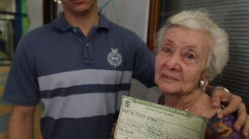 Imagem “Esse é meu direito”, afirma eleitora de 95 anos