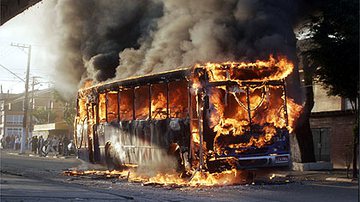 Imagem Ônibus foram incendiados em Porto Seguro