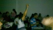 Imagem “Alunos assistem aula às escuras na Unijorge”, diz estudante