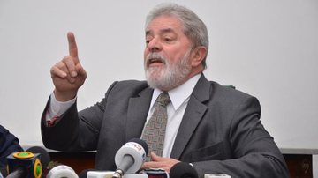 Imagem Lula recebe outro título de doutor