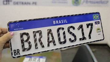 Imagem Supostas irregularidades colocam implantação da placa Mercosul na mira do MP baiano